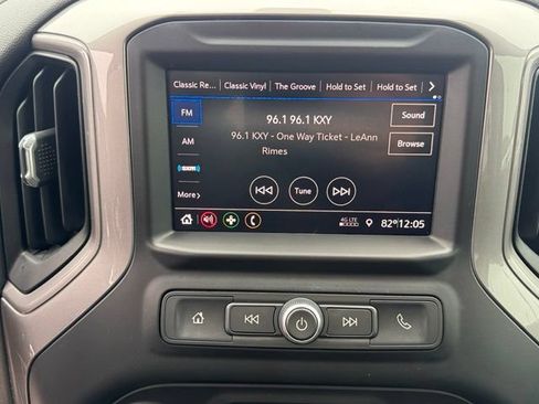 Used 2020 Chevrolet Silverado 1500 Custom w/ Custom Value Package AWD/4WD image 16