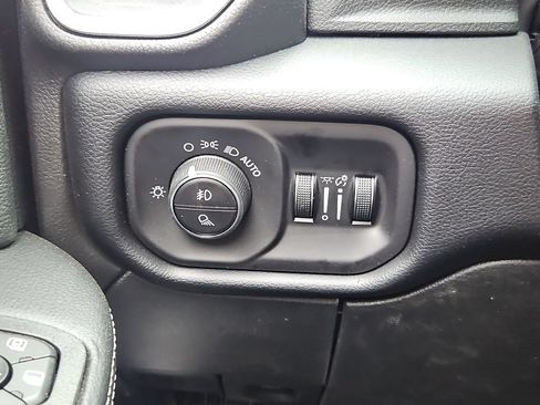 New 2026 RAM 2500 Laramie AWD/4WD image 18
