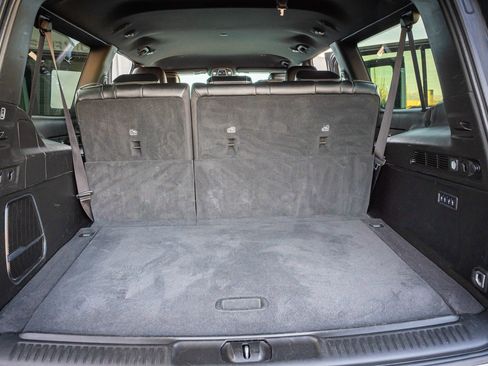 Used 2024 Jeep Wagoneer L Series II w/ Flexible Seating Group image 30