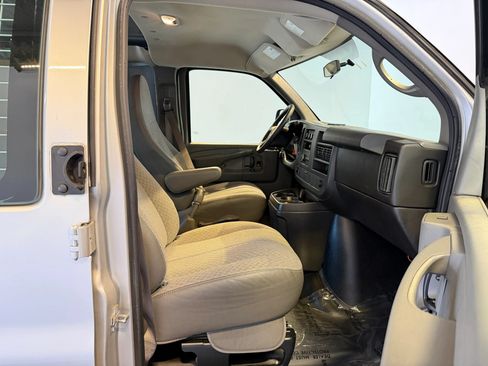 Used 2012 Chevrolet Express 1500 AWD w/ Power Package image 21