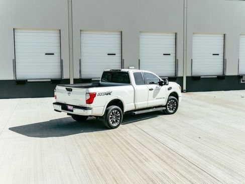 Used 2018 Nissan Titan PRO-4X w/ Pro-4x Convenience Package AWD/4WD image 52