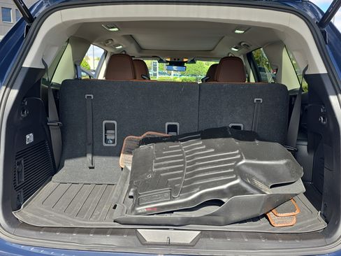 Used 2024 Subaru Ascent Touring image 11