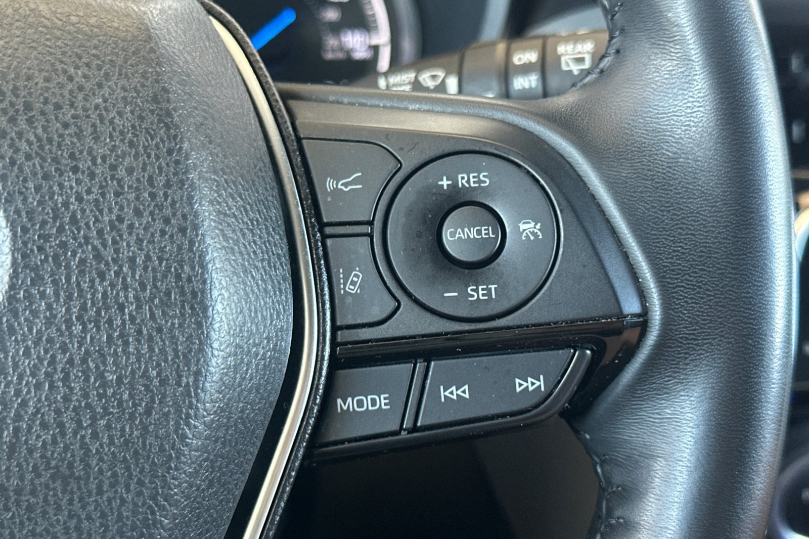 Certified 2024 Toyota Venza XLE AWD/4WD image 29