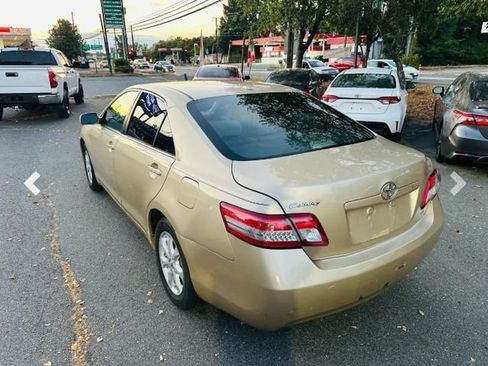 Used 2011 Toyota Camry LE w/ LE Extra-Value Pkg FWD image 6