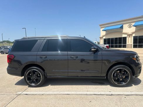 Used 2023 Ford Expedition Limited RWD image 5