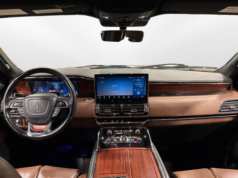 Used 2022 Lincoln Navigator Reserve image 22