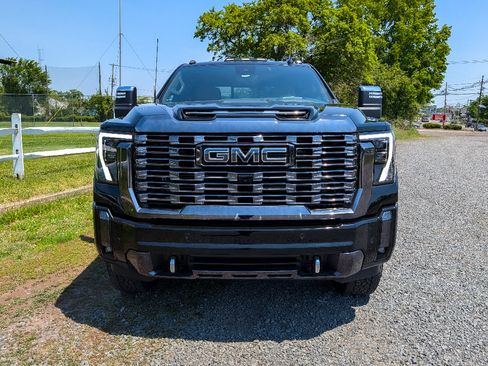Used 2024 GMC Sierra 2500 Denali Ultimate w/ Max Trailering Package AWD/4WD image 2