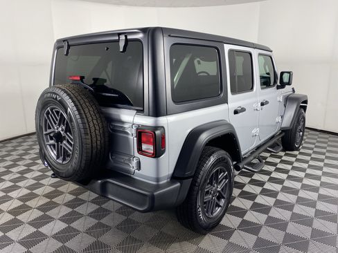 Used 2024 Jeep Wrangler Unlimited Sport AWD/4WD image 7