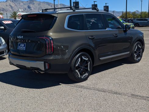 Used 2023 Kia Telluride EX image 2