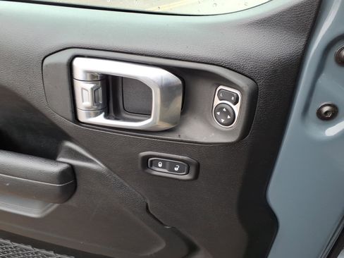 Used 2024 Jeep Wrangler Unlimited Rubicon w/ Technology Group image 15