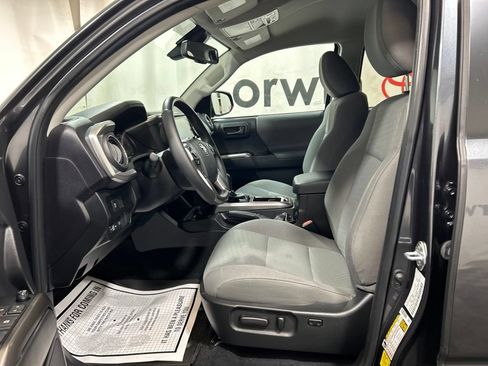 Used 2023 Toyota Tacoma SR5 w/ Black Out Package (TMS) AWD/4WD image 21