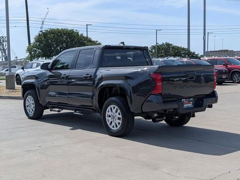 Used 2025 Toyota Tacoma SR5 AWD/4WD image 8