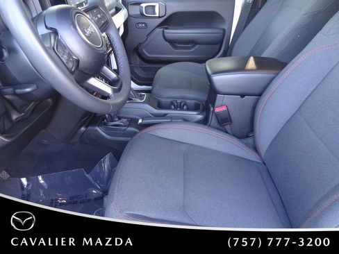Used 2026 Jeep Gladiator Rubicon AWD/4WD image 10