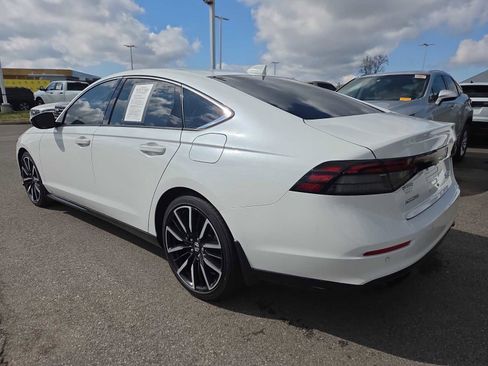 Used 2023 Honda Accord Touring image 7