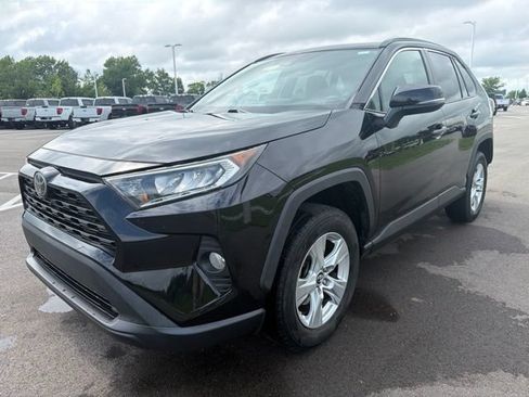 Used 2019 Toyota RAV4 XLE w/ Carpet Mat Package AWD/4WD image 2