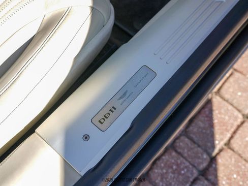 Used 2020 Aston Martin DB11 Volante image 36