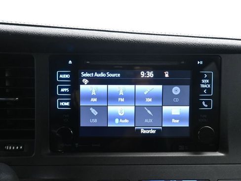 Used 2016 Toyota Sienna SE Premium w/ Protection Package FWD image 16