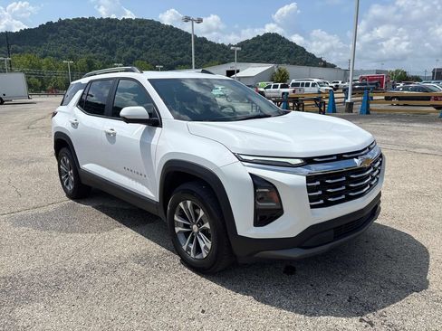 Used 2025 Chevrolet Equinox LT w/ Convenience Package II AWD/4WD image 7