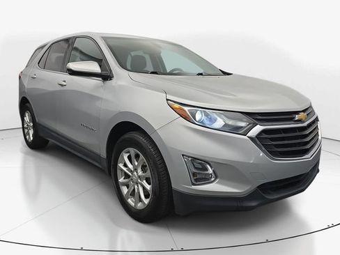 Used 2019 Chevrolet Equinox LT image 2