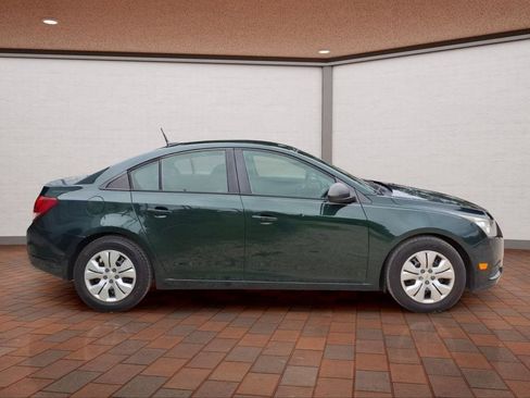 Used 2014 Chevrolet Cruze LS FWD image 4