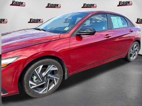 Certified 2025 Hyundai Elantra Sport image 12