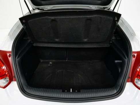 Used 2016 Hyundai Veloster w/ Option Group 02 image 28