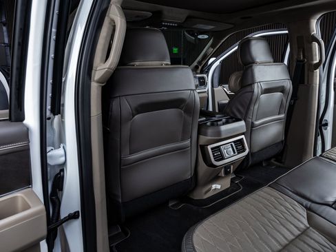 Used 2026 Ford F450 Platinum w/ Platinum Plus Package image 33