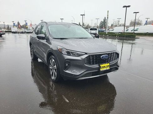 Certified 2024 Ford Escape Platinum image 10