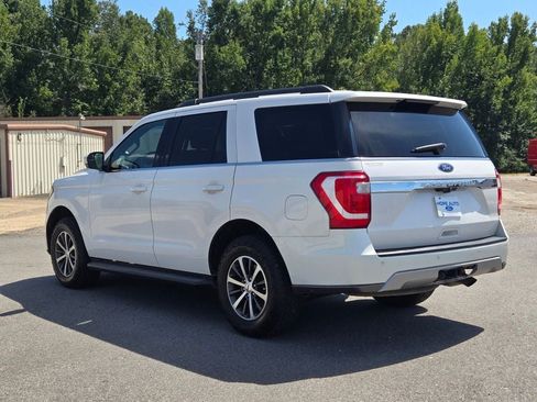 Used 2018 Ford Expedition XLT RWD image 3
