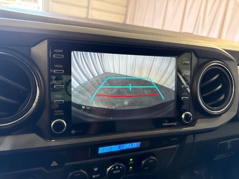 Used 2021 Toyota Tacoma TRD Off-Road w/ Technology Package AWD/4WD image 28