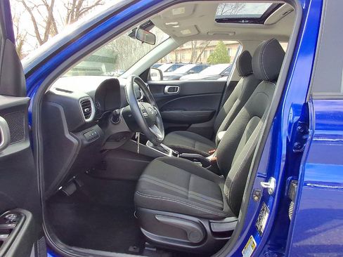 Certified 2022 Hyundai Venue SEL image 11