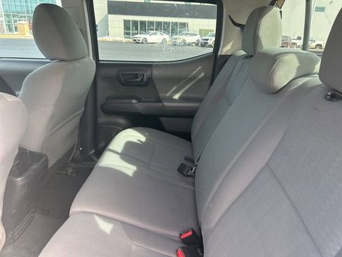 Used 2018 Toyota Tacoma SR w/ SR Convenience Package image 11