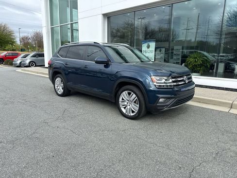 Used 2019 Volkswagen Atlas SE w/ Towing Package image 2