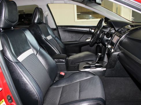 Used 2012 Toyota Camry SE FWD image 27
