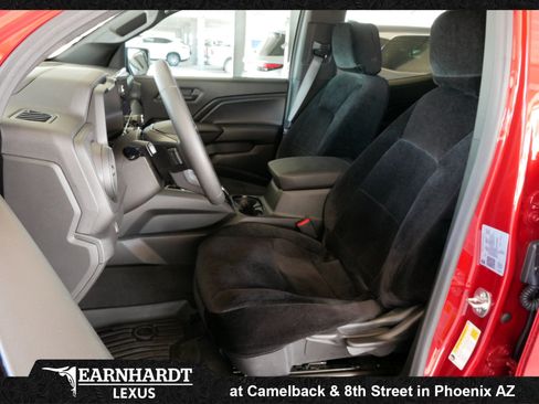 Used 2025 Chevrolet Colorado Trail Boss AWD/4WD image 2