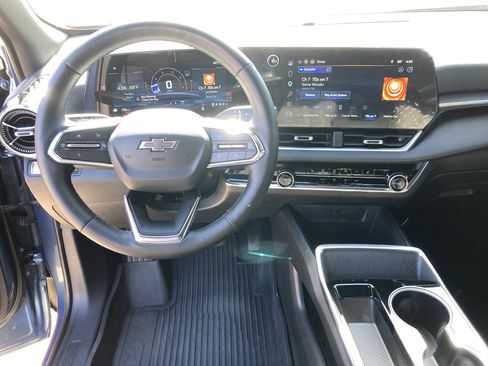 Certified 2025 Chevrolet Equinox LT w/ Safety and Technology Package FWD image 13