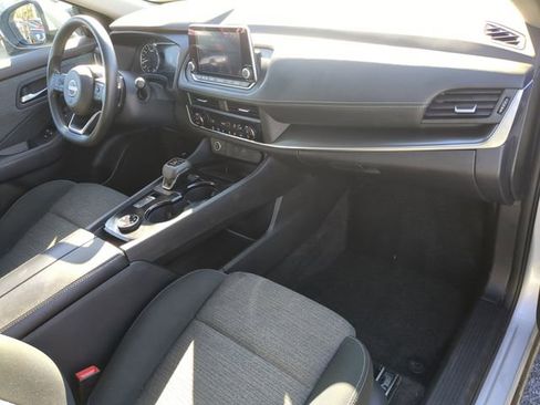 Used 2023 Nissan Rogue SV image 14