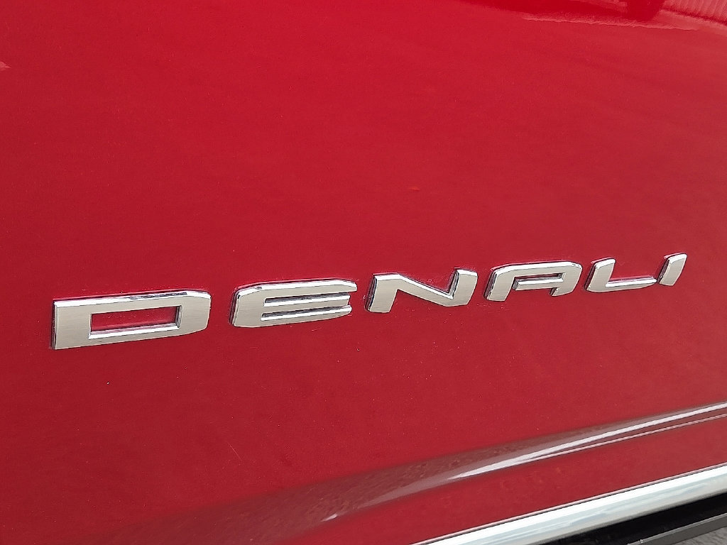 Used 2022 GMC Yukon Denali w/ Denali Ultimate Package AWD/4WD image 7