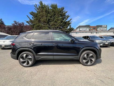 New 2025 Volkswagen Taos SE image 8