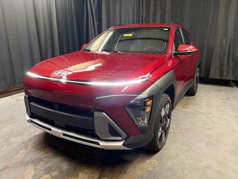 Used 2025 Hyundai Kona SEL AWD/4WD image 1