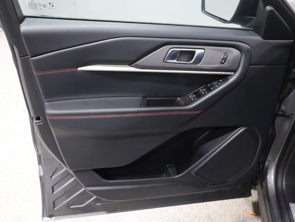 Used 2025 Ford Explorer ST-Line AWD/4WD image 11