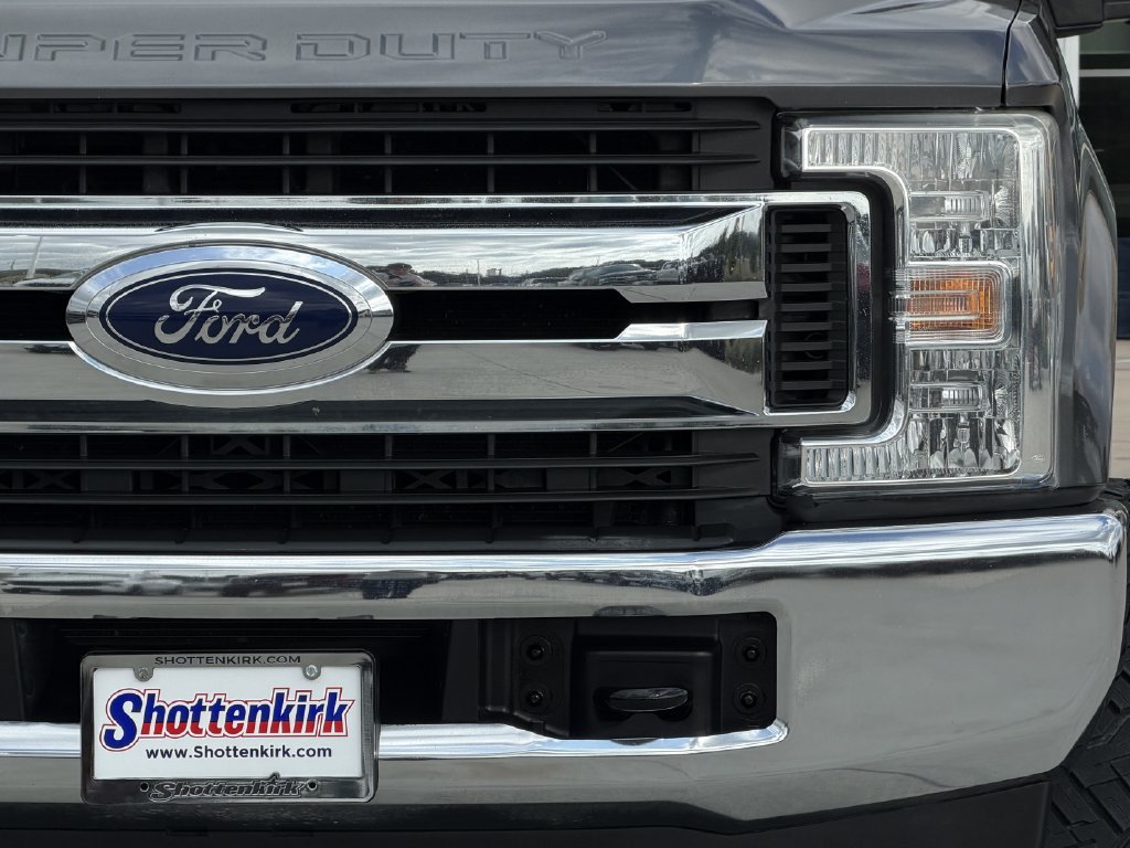 Used 2018 Ford F250 XL w/ STX Appearance Package AWD/4WD image 8