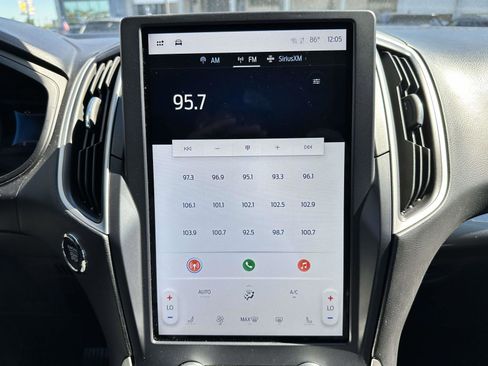 Used 2023 Ford Edge SEL image 23