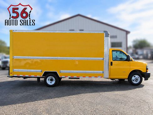 Used 2021 GMC Savana 3500 Extended w/ Power Convenience Package RWD image 1