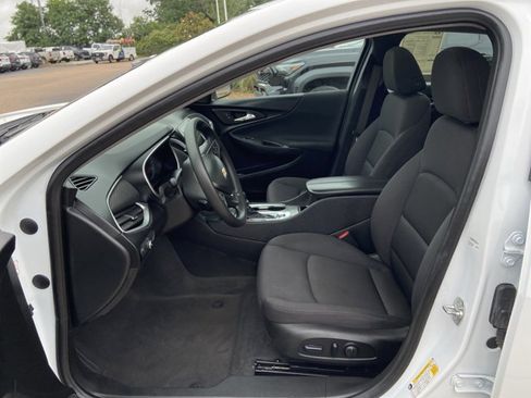 Used 2024 Chevrolet Malibu LT FWD image 34