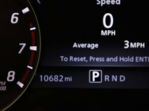 Used 2024 Nissan Titan SV w/ SV Convenience Package image 8