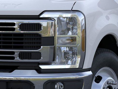 New 2026 Ford F350 XL w/ XL Chrome Package RWD image 18