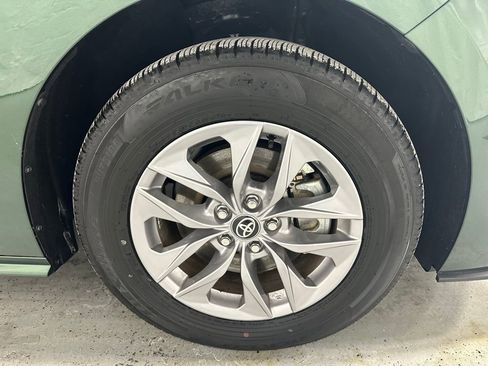 Used 2025 Toyota Sienna LE image 66