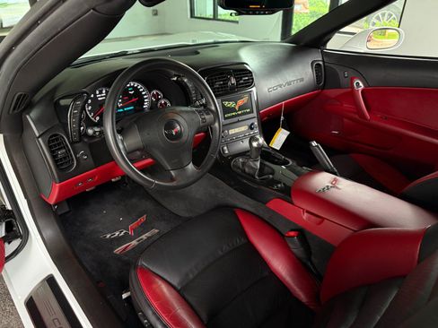 Used 2007 Chevrolet Corvette Z06 w/ Preferred Equipment Group RWD image 39