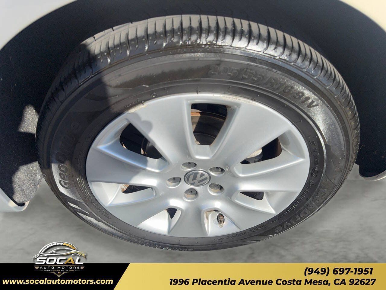 Used 2010 Volkswagen Beetle Convertible FWD image 28
